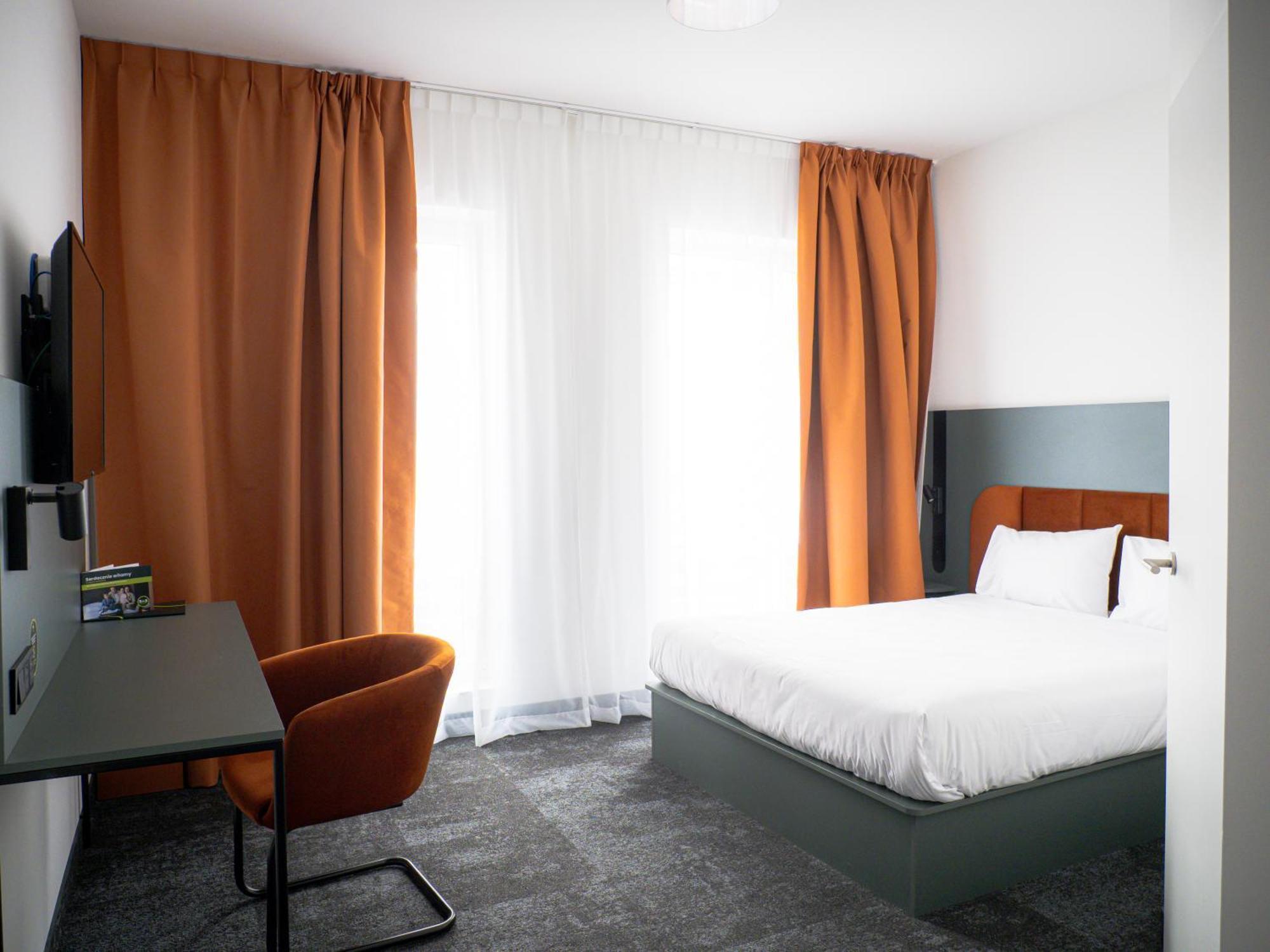 B&B Hotel Leszno Лешно Екстер'єр фото