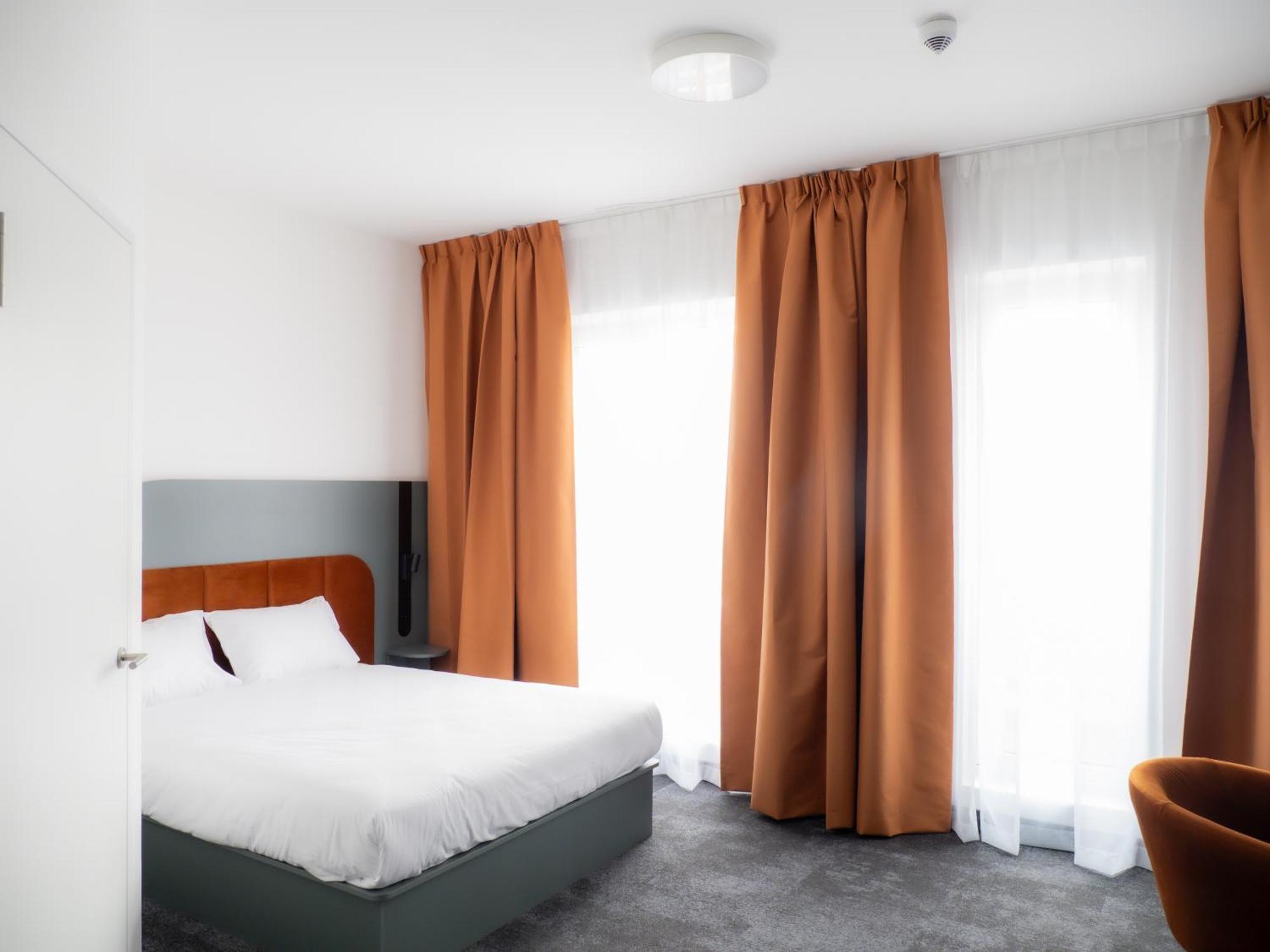 B&B Hotel Leszno Лешно Екстер'єр фото