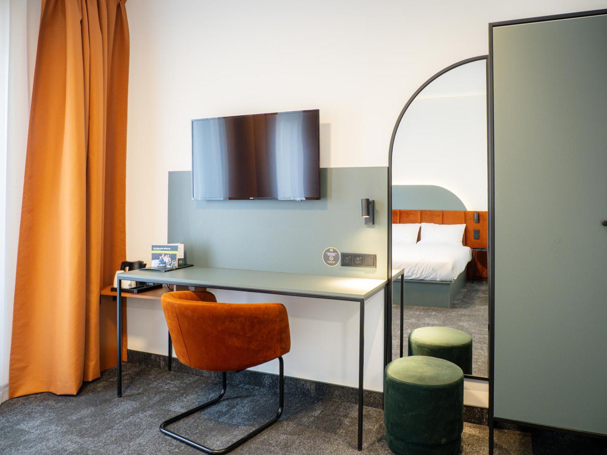 B&B Hotel Leszno Лешно Екстер'єр фото